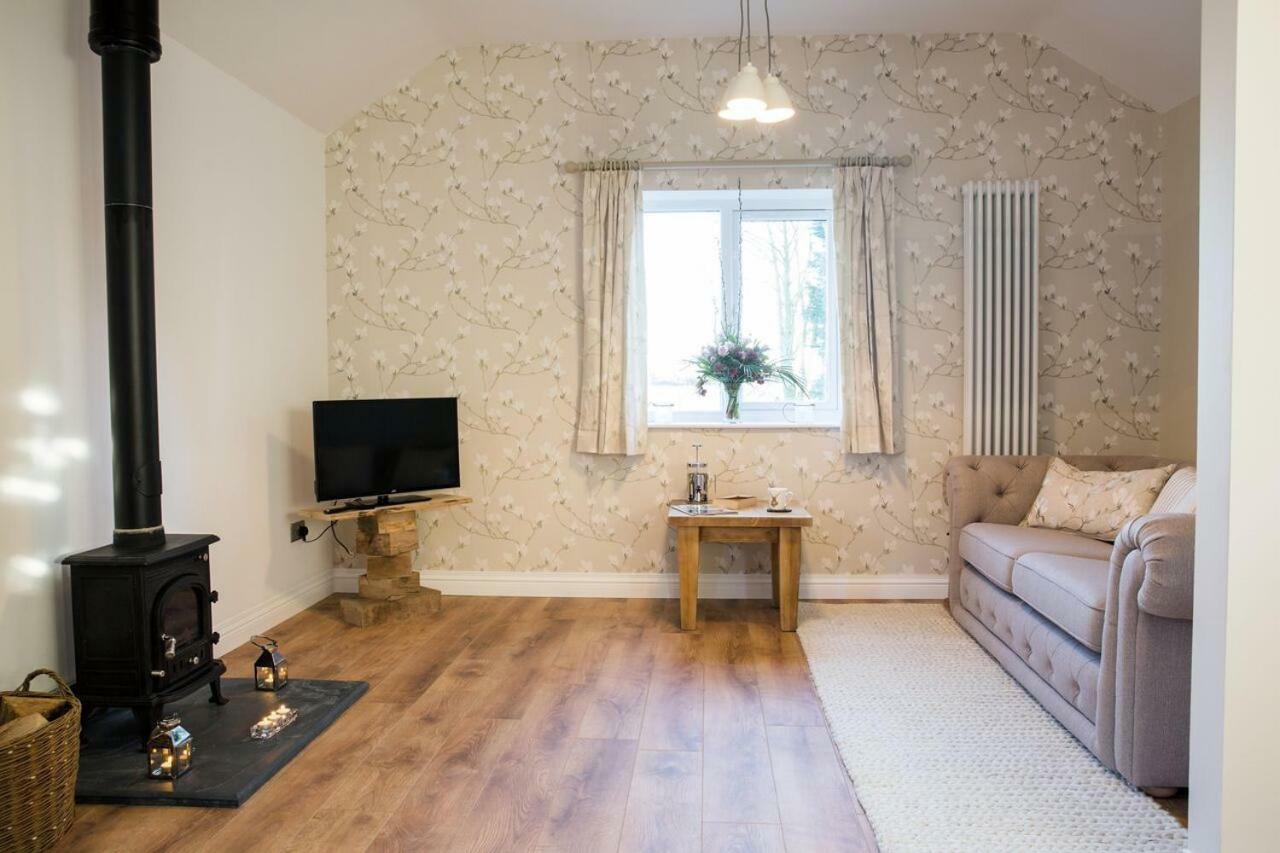 Thrush Nest Cottages - Wren Cottage Sleeps 4, 2 Bedrooms & Stable Cottage Sleeps 2, 1 Bedroom 约克 外观 照片